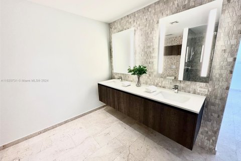 Copropriété à vendre à Miami, Floride: 2 chambres, 142.51 m2 № 1241831 - photo 30