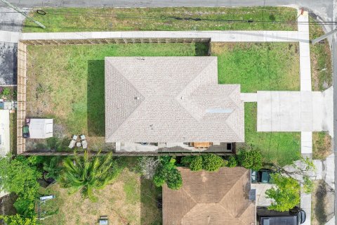 Villa ou maison à vendre à Hallandale Beach, Floride: 4 chambres, 139.17 m2 № 1159524 - photo 2