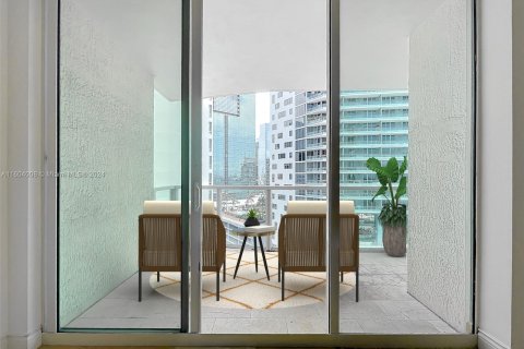 Condo in Miami, Florida, 1 bedroom  № 1233219 - photo 17