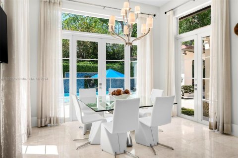Casa en venta en Pinecrest, Florida, 6 dormitorios, 674.01 m2 № 1073368 - foto 25
