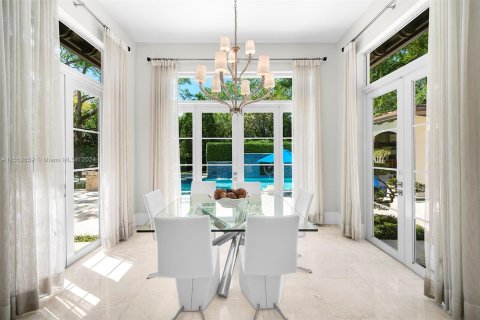 Villa ou maison à vendre à Pinecrest, Floride: 6 chambres, 674.01 m2 № 1073368 - photo 24