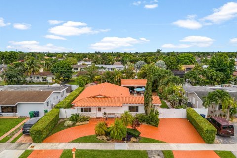 Villa ou maison à vendre à Miami, Floride: 3 chambres, 145.67 m2 № 1327628 - photo 2