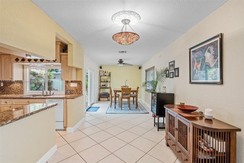 Casa en venta en Miami, Florida, 3 dormitorios, 145.67 m2 № 1327628 - foto 10