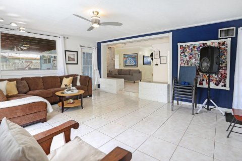 Casa en venta en Plantation, Florida, 4 dormitorios, 152.82 m2 № 1057954 - foto 2
