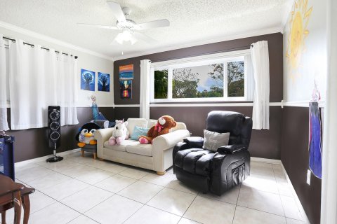 House in Plantation, Florida 4 bedrooms, 152.82 sq.m. № 1057954 - photo 9