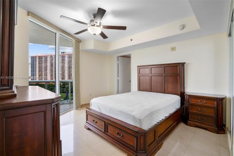 Copropriété à vendre à Sunny Isles Beach, Floride: 2 chambres, 120.87 m2 № 1023817 - photo 16