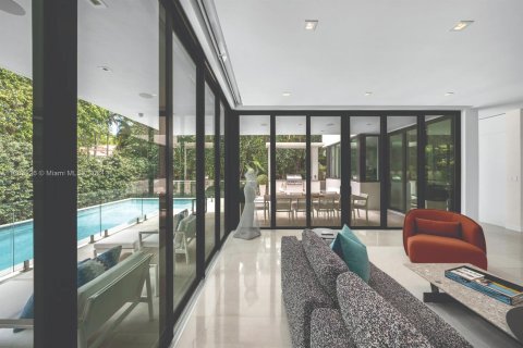 Casa en venta en Miami Beach, Florida, 5 dormitorios, 420.29 m2 № 1377302 - foto 12