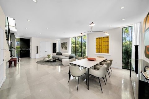 Casa en venta en Miami Beach, Florida, 5 dormitorios, 420.29 m2 № 1377302 - foto 7