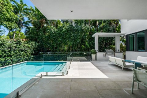 Villa ou maison à vendre à Miami Beach, Floride: 5 chambres, 420.29 m2 № 1377302 - photo 30