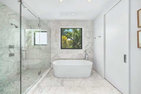 Casa en venta en Miami Beach, Florida, 5 dormitorios, 420.29 m2 № 1377302 - foto 20