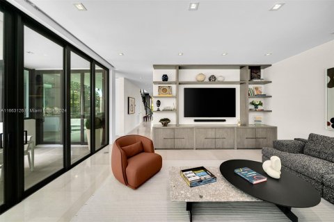 Casa en venta en Miami Beach, Florida, 5 dormitorios, 420.29 m2 № 1377302 - foto 16