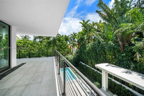 Casa en venta en Miami Beach, Florida, 5 dormitorios, 420.29 m2 № 1377302 - foto 23