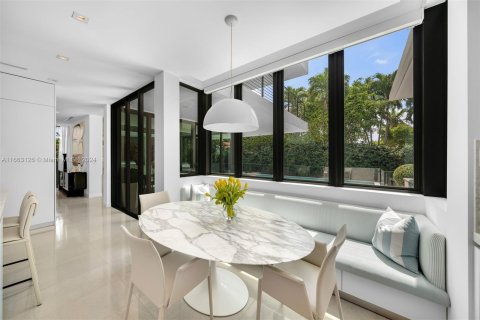 Casa en venta en Miami Beach, Florida, 5 dormitorios, 420.29 m2 № 1377302 - foto 15