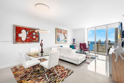 Condo in Miami, Florida, 1 bedroom  № 1377398 - photo 14