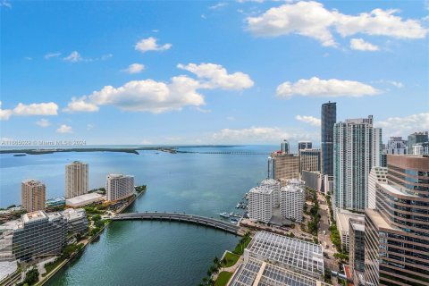 Condo in Miami, Florida, 1 bedroom  № 1377398 - photo 1