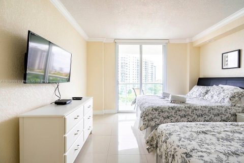 Condominio en venta en Sunny Isles Beach, Florida, 3 dormitorios, 154.68 m2 № 1031296 - foto 16