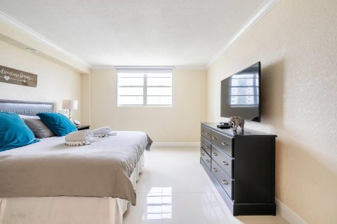 Condo in Sunny Isles Beach, Florida, 3 bedrooms  № 1031296 - photo 12