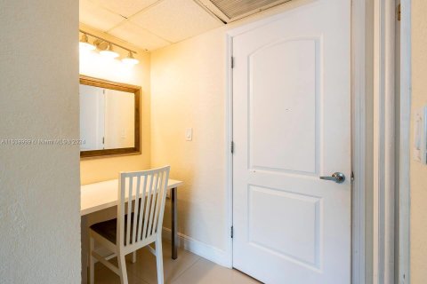 Condominio en venta en Sunny Isles Beach, Florida, 3 dormitorios, 154.68 m2 № 1031296 - foto 14