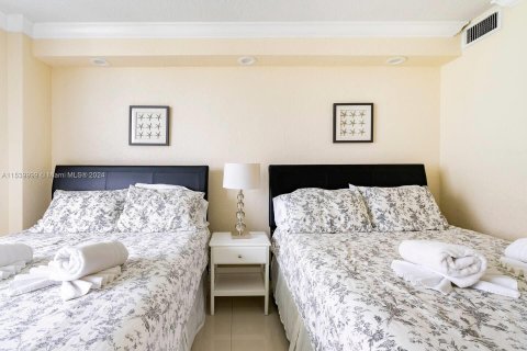 Condominio en venta en Sunny Isles Beach, Florida, 3 dormitorios, 154.68 m2 № 1031296 - foto 17