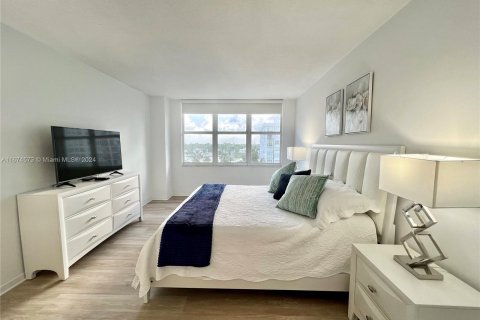 Condominio en alquiler en Miami Beach, Florida, 2 dormitorios, 119.84 m2 № 1397705 - foto 17