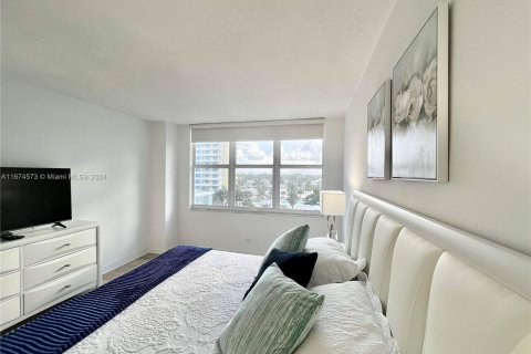 Condominio en alquiler en Miami Beach, Florida, 2 dormitorios, 119.84 m2 № 1397705 - foto 18