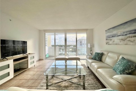 Condominio en alquiler en Miami Beach, Florida, 2 dormitorios, 119.84 m2 № 1397705 - foto 4