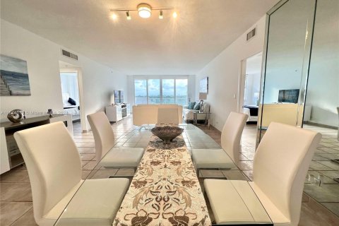 Condominio en alquiler en Miami Beach, Florida, 2 dormitorios, 119.84 m2 № 1397705 - foto 7