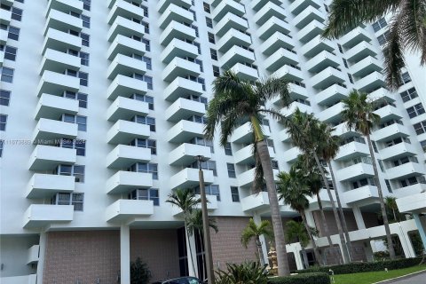 Copropriété à vendre à Miami Beach, Floride: 1 chambre, 72 m2 № 1397651 - photo 1