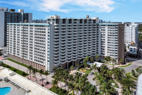 Copropriété à vendre à Miami Beach, Floride: 1 chambre, 72 m2 № 1397651 - photo 7