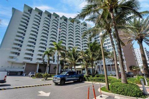 Condominio en venta en Miami Beach, Florida, 1 dormitorio, 72 m2 № 1397651 - foto 6