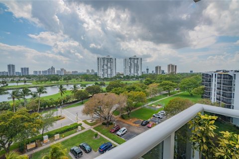 Condo in Aventura, Florida, 2 bedrooms  № 1074349 - photo 11