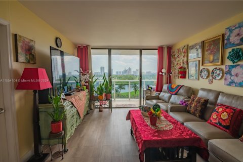 Condominio en venta en Aventura, Florida, 2 dormitorios, 92.53 m2 № 1074349 - foto 7