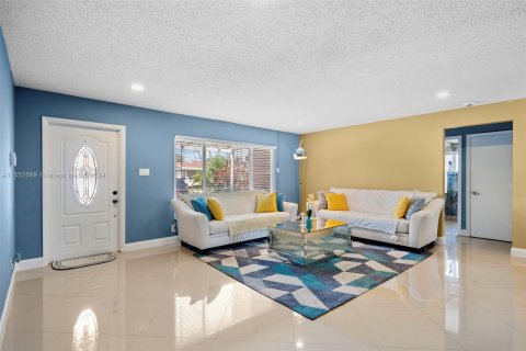 Casa en venta en Deerfield Beach, Florida, 2 dormitorios, 146.32 m2 № 1072123 - foto 4
