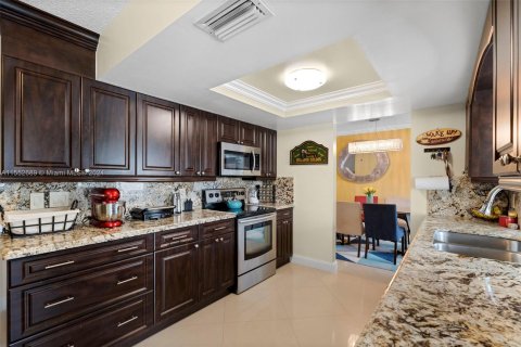 Casa en venta en Deerfield Beach, Florida, 2 dormitorios, 146.32 m2 № 1072123 - foto 10
