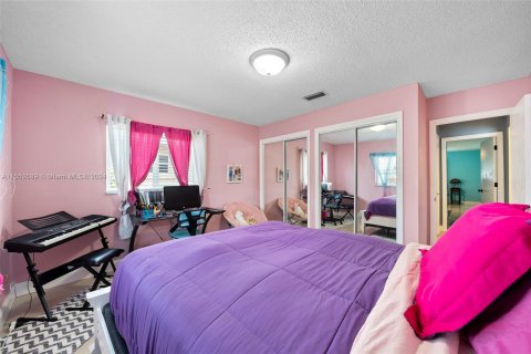 Casa en venta en Deerfield Beach, Florida, 2 dormitorios, 146.32 m2 № 1072123 - foto 18