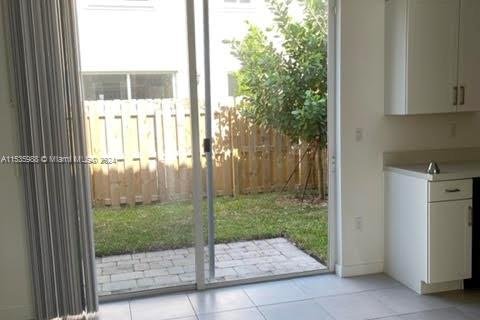 Townhouse in Homestead, Florida 3 bedrooms, 120.96 sq.m. № 1021906 - photo 3