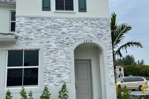 Townhouse in Homestead, Florida 3 bedrooms, 143.53 sq.m. № 1021909 - photo 1