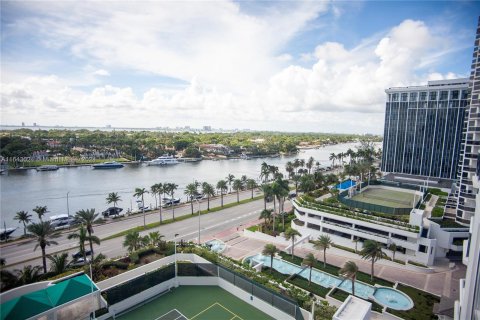 Copropriété à vendre à Miami Beach, Floride: 1 chambre, 102.19 m2 № 1345299 - photo 1