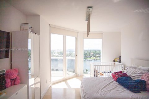 Condo in Miami Beach, Florida, 1 bedroom  № 1345299 - photo 29