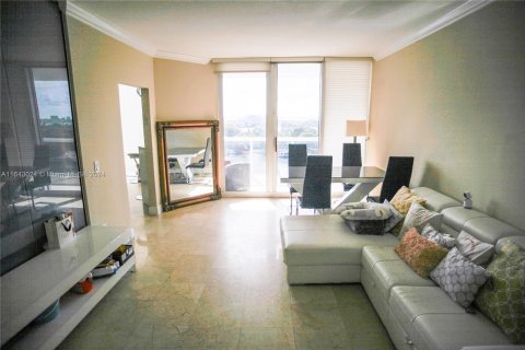 Condominio en venta en Miami Beach, Florida, 1 dormitorio, 102.19 m2 № 1345299 - foto 23