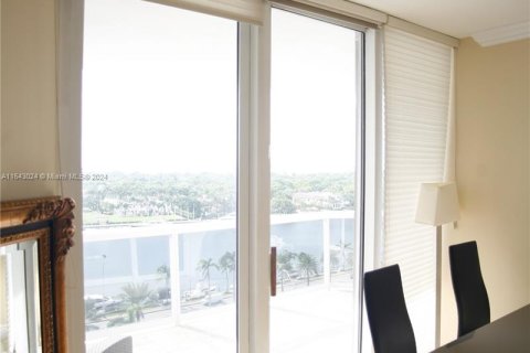 Condo in Miami Beach, Florida, 1 bedroom  № 1345299 - photo 27