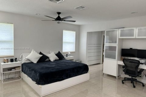 Villa ou maison à vendre à Hollywood, Floride: 3 chambres, 216.28 m2 № 1017779 - photo 14