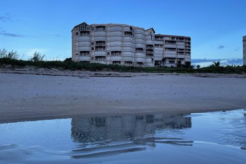 Condo in Hutchinson Island South, Florida, 2 bedrooms  № 1054708 - photo 19