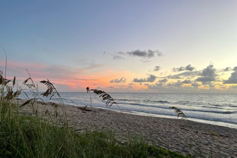 Condo in Hutchinson Island South, Florida, 2 bedrooms  № 1054708 - photo 10