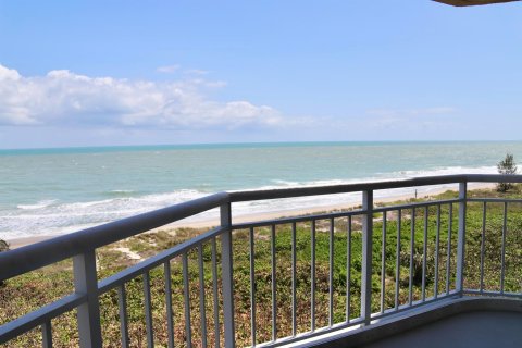 Condo in Hutchinson Island South, Florida, 2 bedrooms  № 1054708 - photo 22