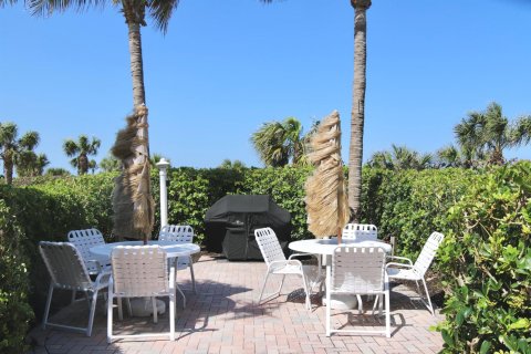 Condo in Hutchinson Island South, Florida, 2 bedrooms  № 1054708 - photo 16