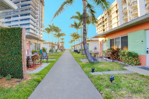 Copropriété à vendre à Pompano Beach, Floride: 32.7 m2 № 1217194 - photo 18