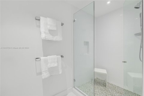 Condominio en venta en Miami Beach, Florida, 1 dormitorio, 119.19 m2 № 1399426 - foto 15