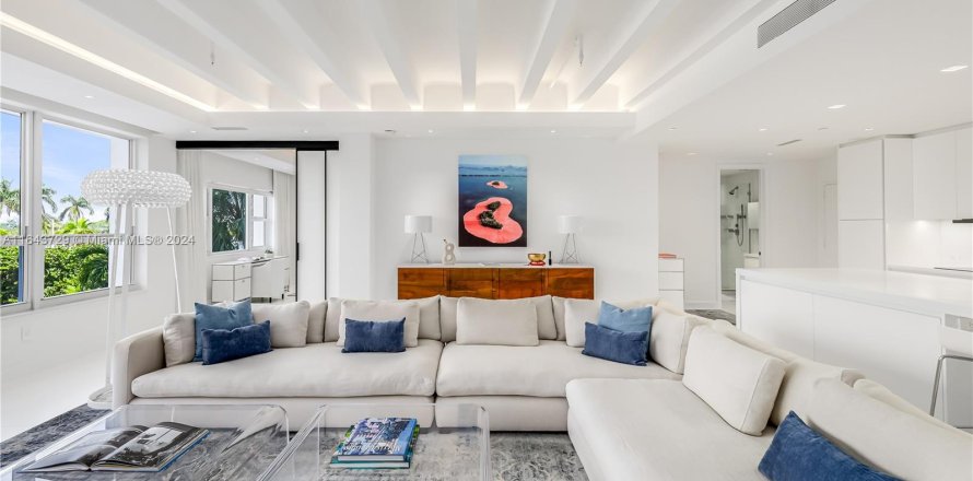 Condominio en Miami Beach, Florida, 1 dormitorio  № 1399426