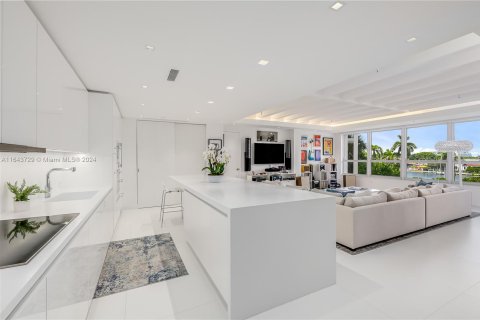 Condominio en venta en Miami Beach, Florida, 1 dormitorio, 119.19 m2 № 1399426 - foto 9